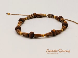 Bitki çekirdeği sanatı koleksiyonumuzdan tesbih ve bileklik seti. Doğanın renklerini taşıyan el emeği göz nuru ürünler.